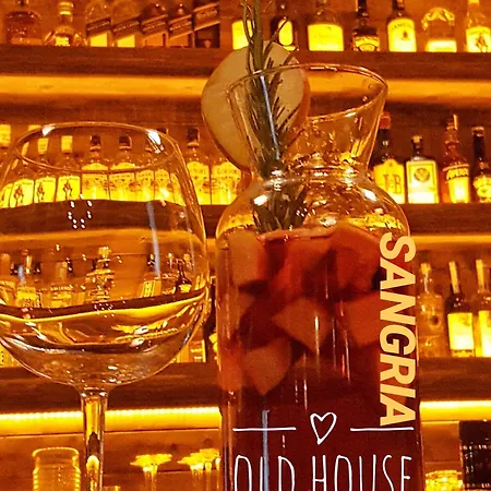 Hotell Old House Pub