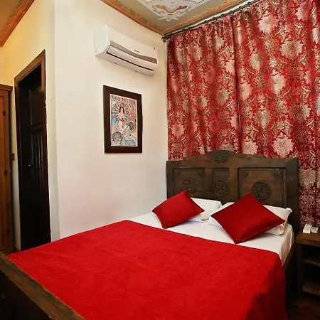 Hotel Old House Pub Antalya