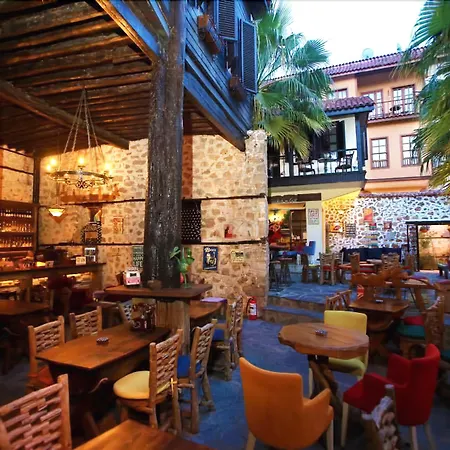 Old House Pub 호텔 안탈리아