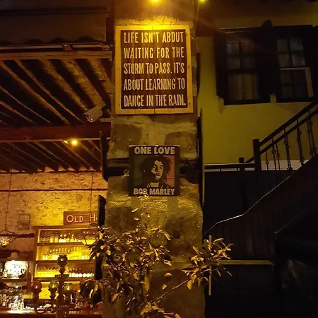 Hotel Old House Pub Antalya