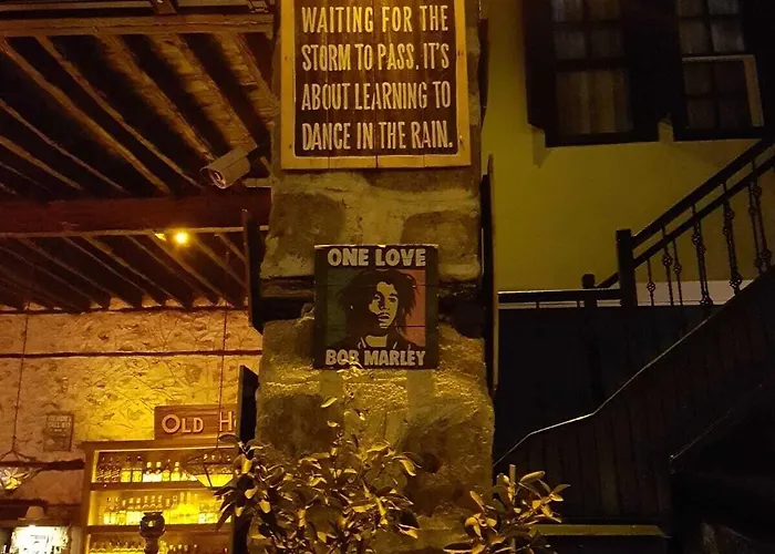 Отель Old House Pub Анталья