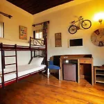 Old House Pub Hotel Antalya
