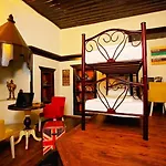 Old House Pub Hotel