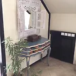 Hotel Old House Pub
