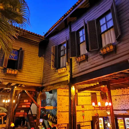 Old House Pub 酒店 *