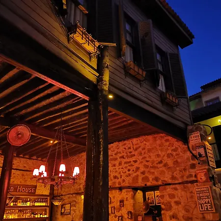 Old House Pub أنطاليا